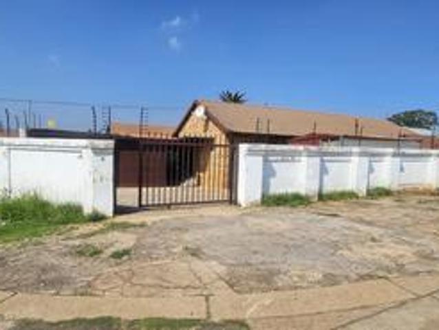 House for sale in Waterkloof, Gauteng
