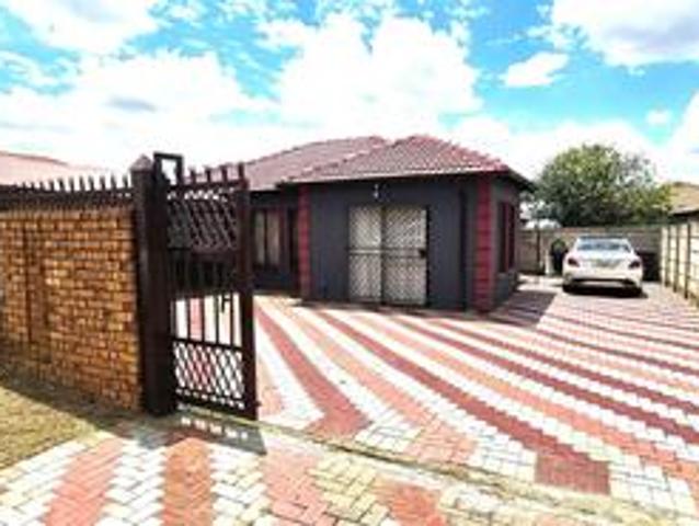 House for sale in Waterkloof, Gauteng