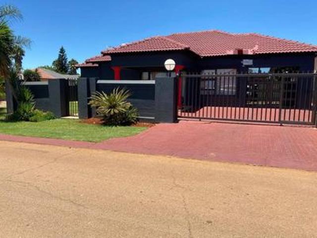 House for sale in Akasia, Gauteng