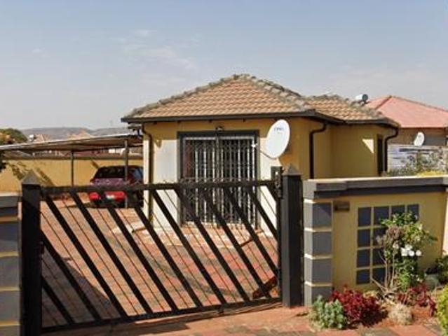 House for sale in Akasia, Gauteng