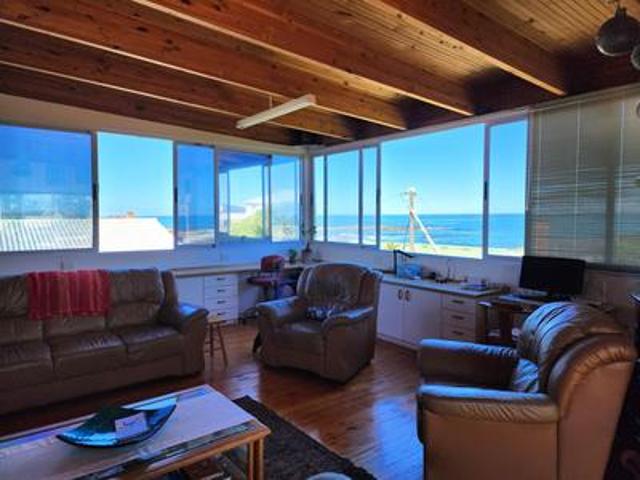 House for sale in Baardskeerdersbos, Western Cape