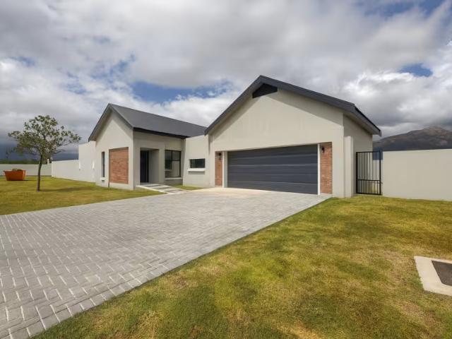 House for sale in Paarl, Drakenstein Local Municipality