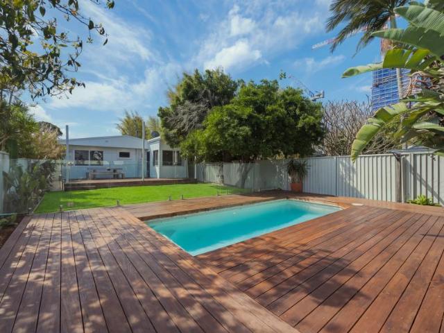 House for sale in Palm Beach, Gold Coast City