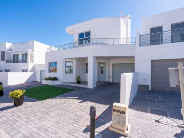 House for sale in Paradise Beach, Kouga Local Municipality