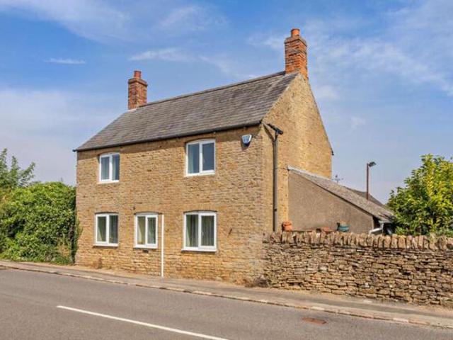 House for sale in Yarwell
