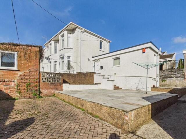 House for sale in Pontardawe, Trebanos