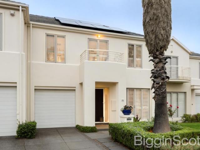 House for sale in Beacon Cove, Melbourne