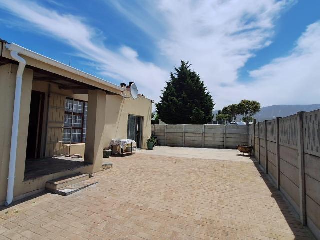 House for rent in Baardskeerdersbos, Western Cape