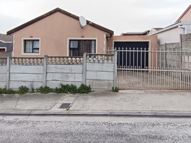 House for rent in Mitchells Plain, Western Cape