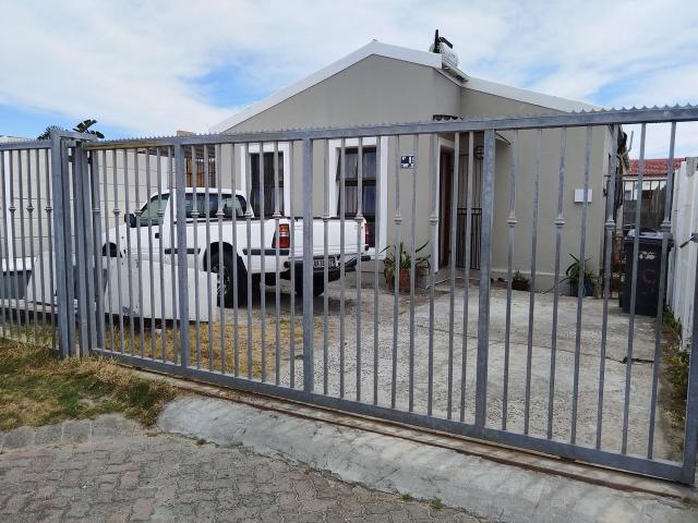 House for rent in Mitchells Plain, Western Cape