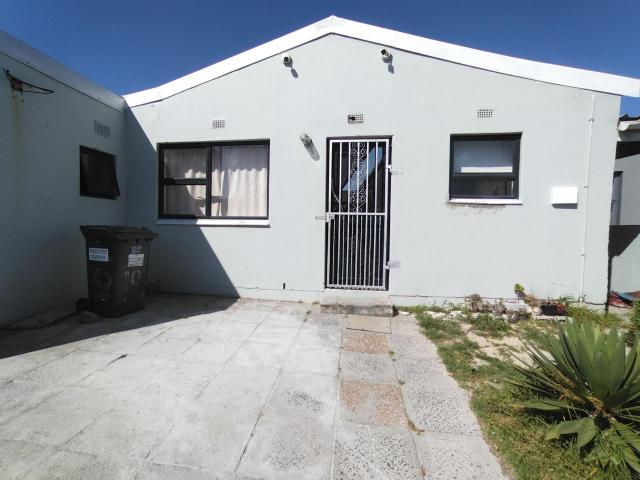 House for rent in Mitchells Plain, Western Cape