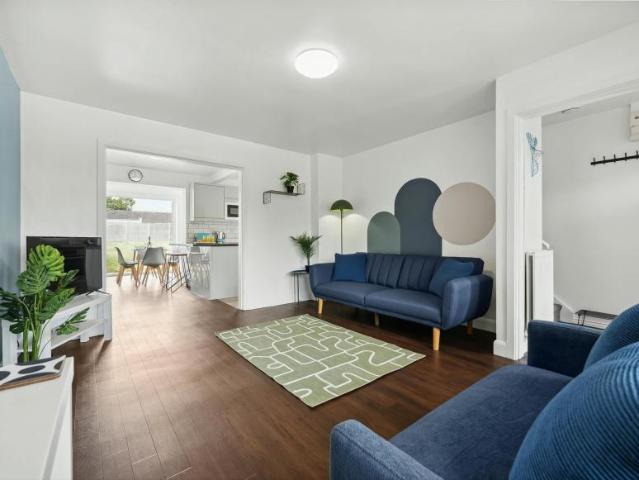 House for rent in Whitnash, Green Close
