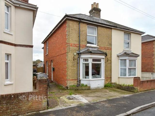 House for sale in Oakfield, Ryde