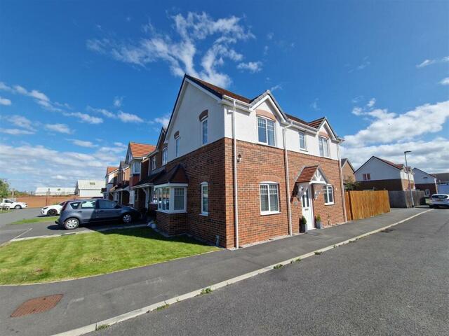 House for sale in Saltney, Saltney Ferry