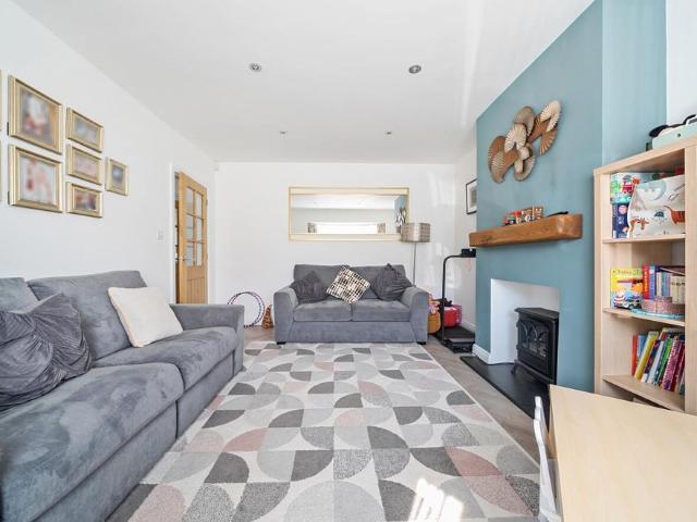 House for rent in Uxbridge, Ickenham