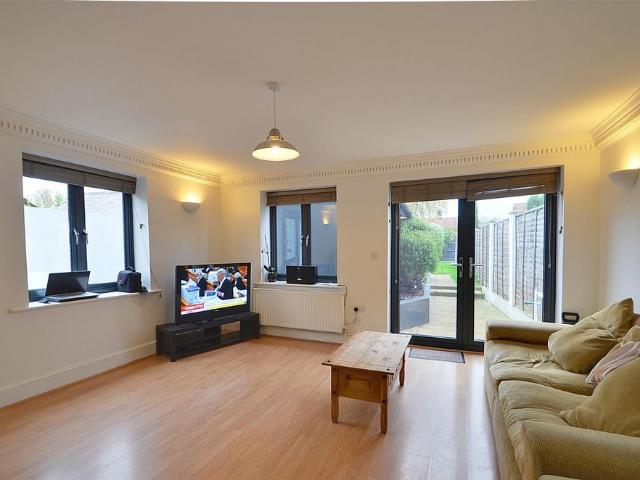 House for rent in Ickenham, Greater London