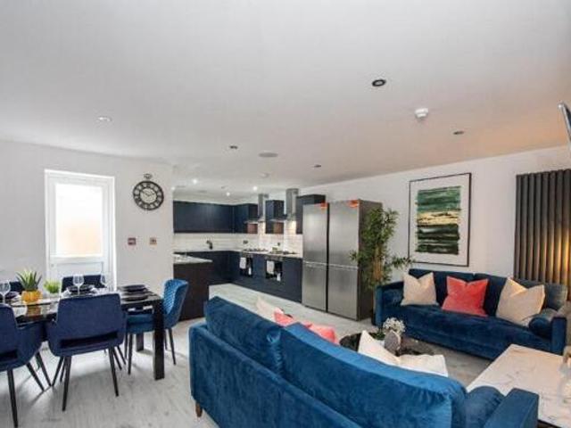 House for rent in Calderstones