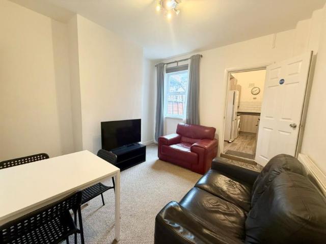 House for rent in Stoke, Stoke-on-Trent