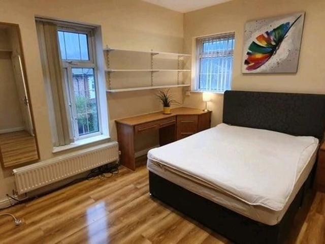 Room for rent in Sedgley Park, Bury