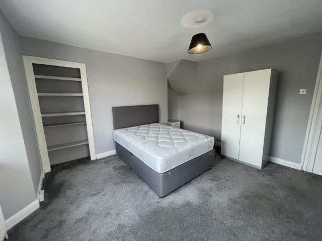 Room for rent in Pennycomequick, Mount Wise