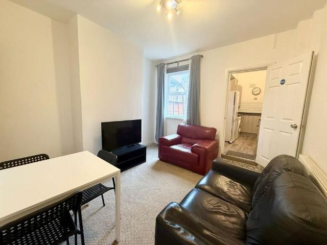 Room for rent in Stoke, Stoke-on-Trent