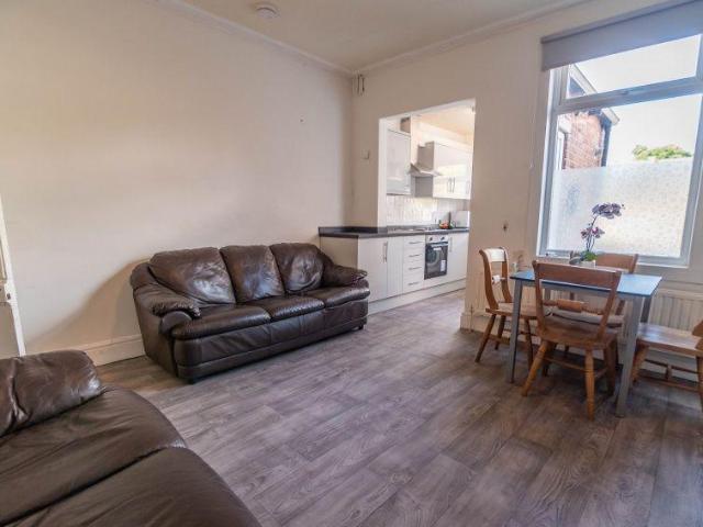 Room for rent in Crookes, Isle Of Man