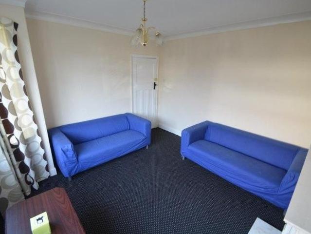 Room for rent in Westborough, Surrey