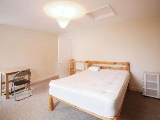 Room for rent in Longport, The Bridge