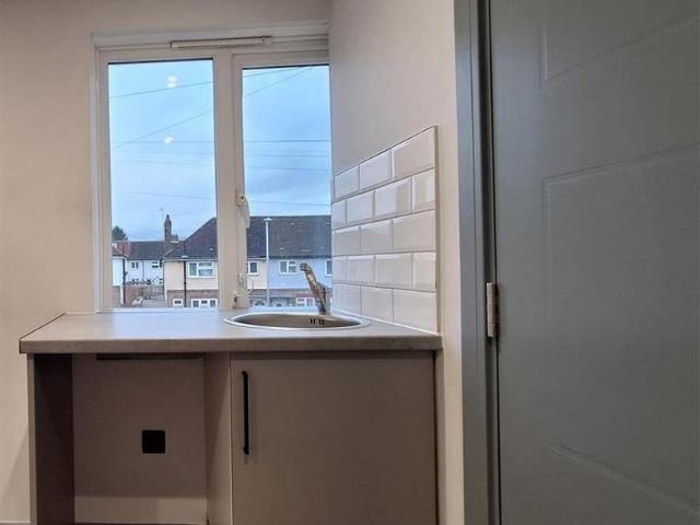 Room for rent in Yiewsley, Greater London