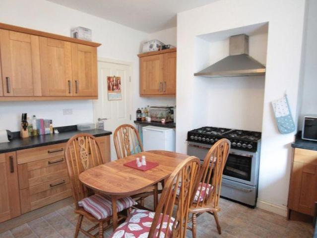Room for rent in Hyde Park, West Yorkshire