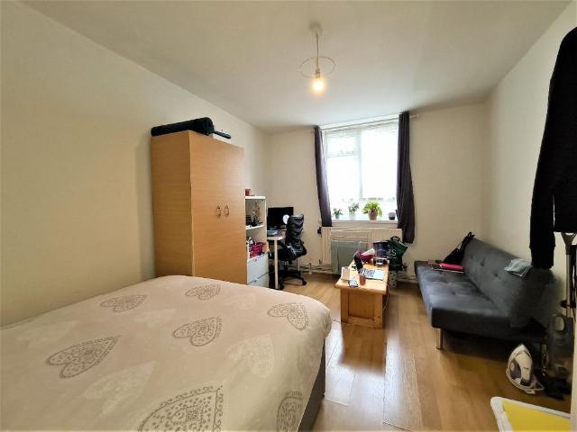Room for rent in Belsize Park, Greater London
