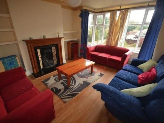 Room for rent in Beckett Park, Leeds