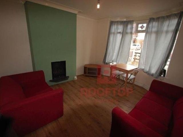 Room for rent in Burley, West Yorkshire