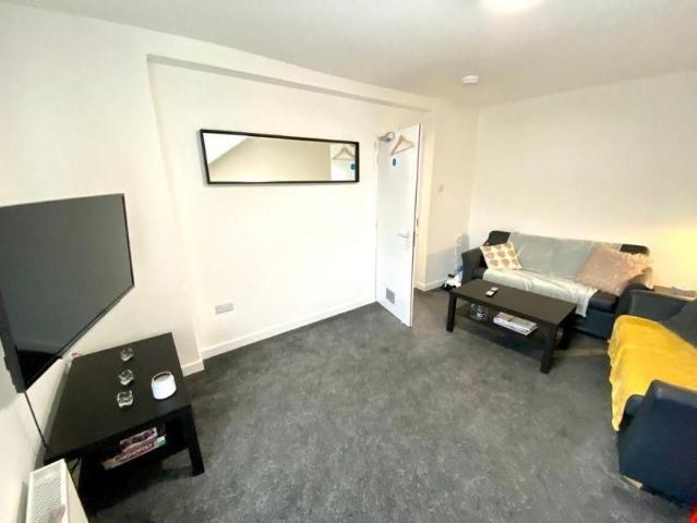 Room for rent in Sharrow Vale, South Yorkshire
