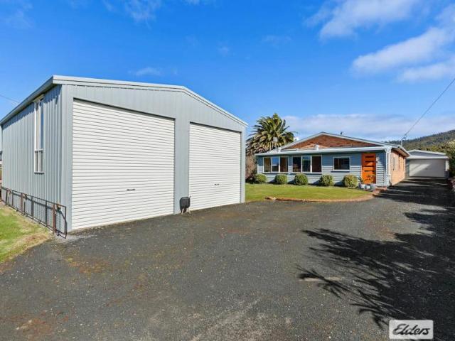 House for sale in Sisters Beach, Waratah-Wynyard