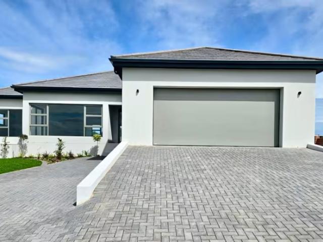 House for sale in Stilbaai, Garden Route District Municipality