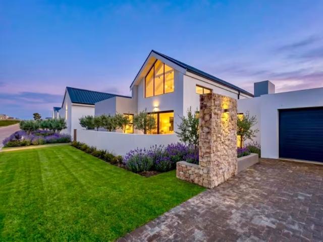 House for sale in Stilbaai, Garden Route District Municipality