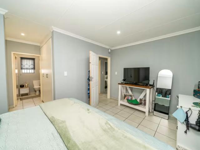 House for sale in Sunair Park, City of Ekurhuleni Metropolitan Municipality