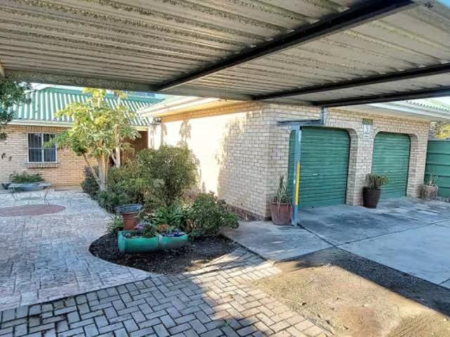 House for sale in Sunrise-on-Sea, Buffalo City Metropolitan Municipality
