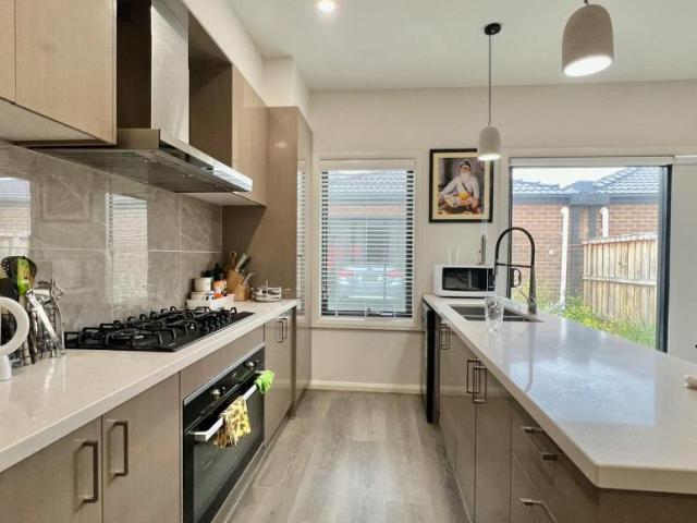 House for sale in Emerald Park, Melbourne