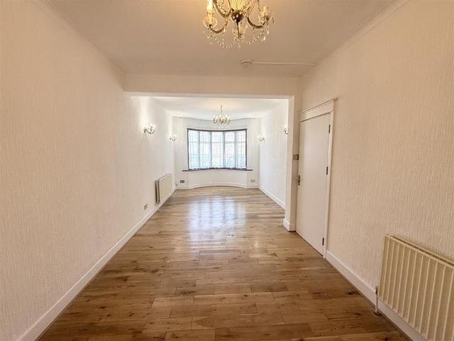 House for rent in Ponders End, Greater London