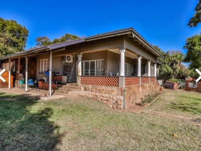 House for rent in Waterkloof, Gauteng