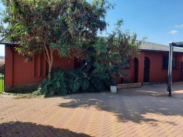 House for rent in Vosloorus, Gauteng
