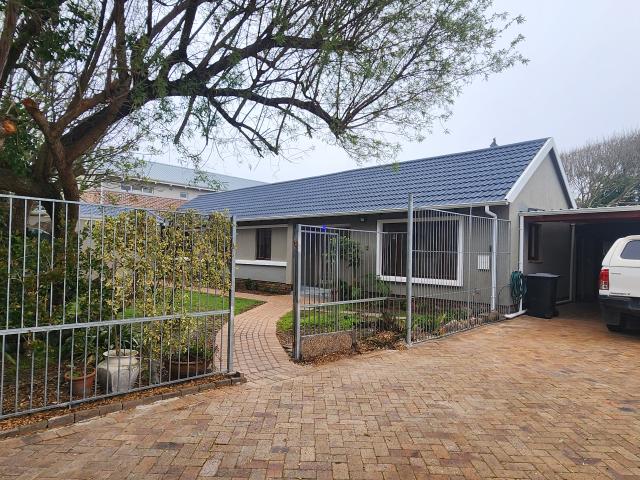 House for rent in Meadowridge, City of Cape Town