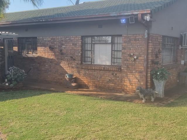 House for rent in Hartbeespoort Dam Nature Reserve, North West