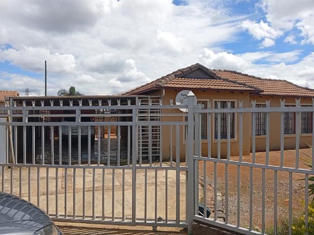 House for rent in Waterkloof, Gauteng