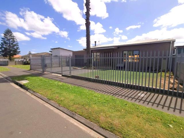 House for rent in Goodwood, Western Cape