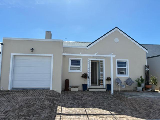 House for rent in Sandbaai, Overstrand Local Municipality