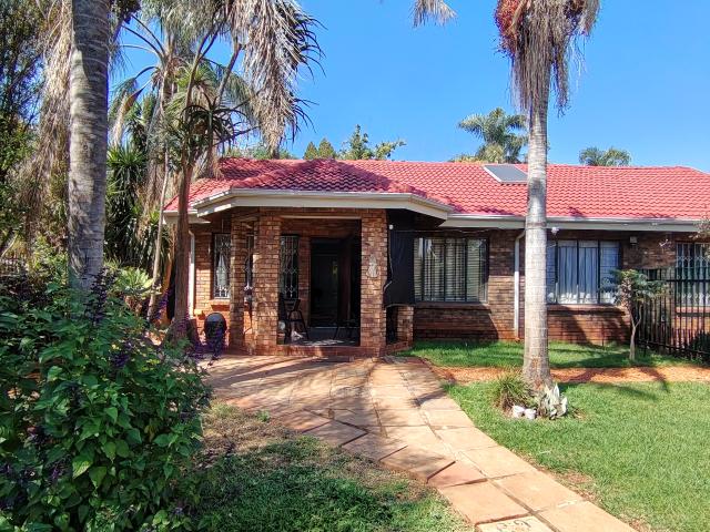 House for rent in Waterkloof, Gauteng