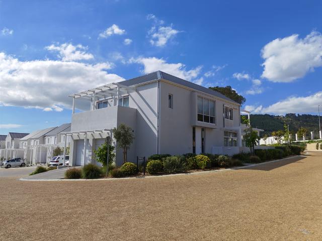 House for rent in Voliere Estate, Stellenbosch Local Municipality